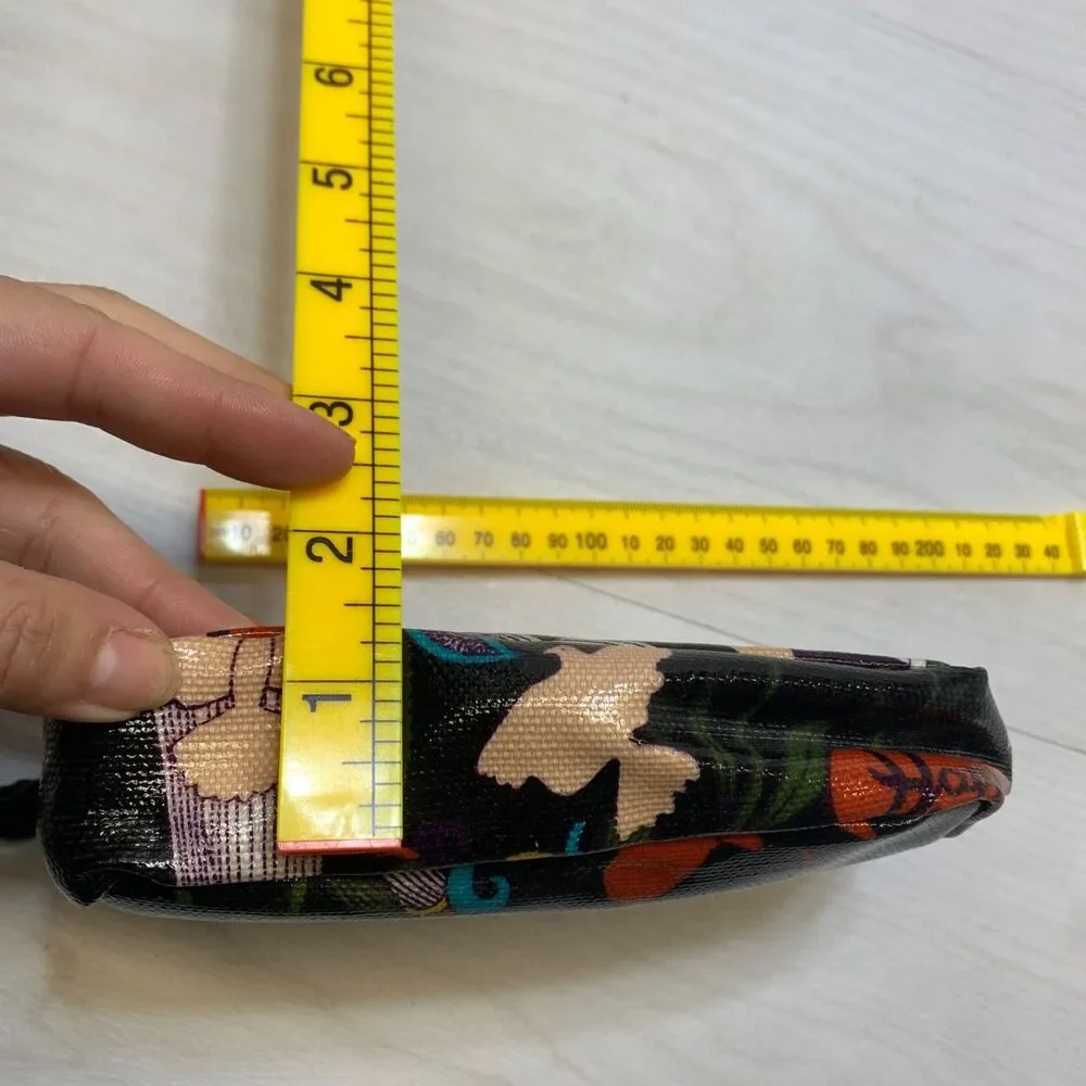 SAKROOTS Travel Cosmetic Bag‎ Make-up zipper Black River Peace Coated Canvas